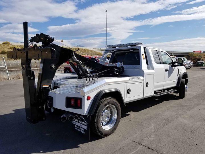 24 hour tow truck near me